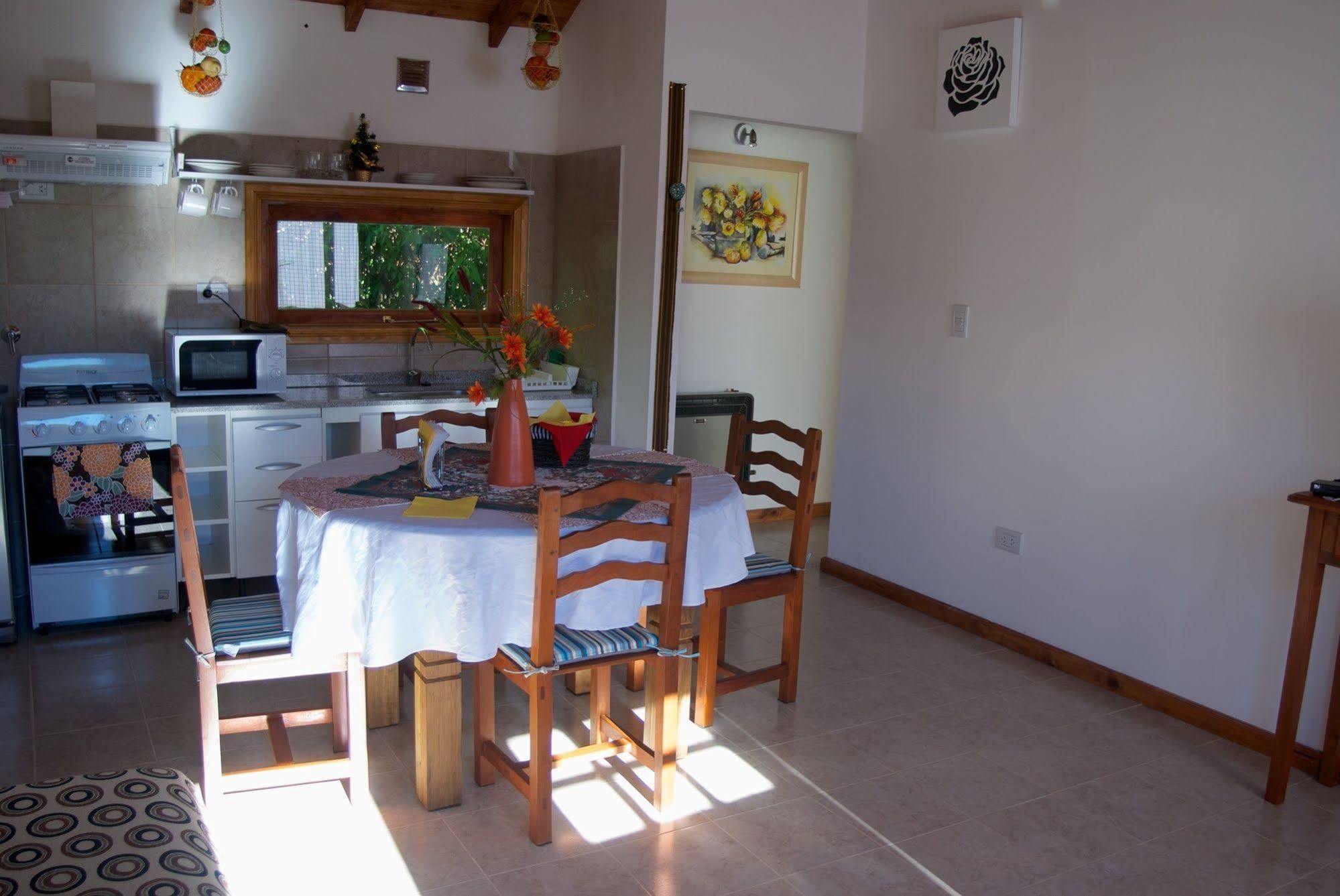 Cabanas Normana Inn El Calafate Exterior photo